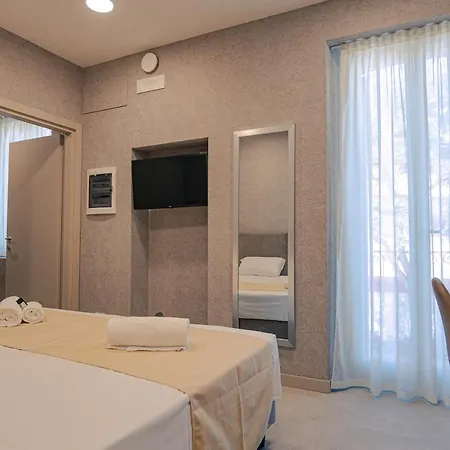 Palazzo Borgo Trento - Royal Welcome ゲストハウス ヴェローナ