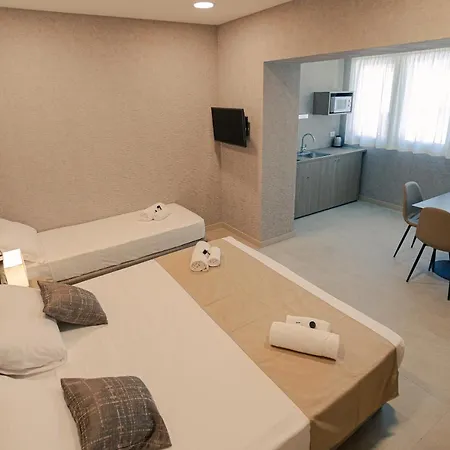 Palazzo Borgo Trento - Royal Welcome Pensión 3*