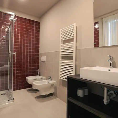 Palazzo Borgo Trento - Royal Welcome Pensión 3*