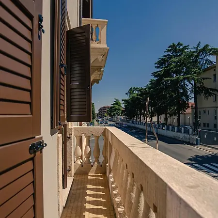 Palazzo Borgo Trento - Royal Welcome 3*