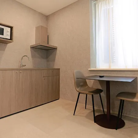 Palazzo Borgo Trento - Royal Welcome Pensión 3*